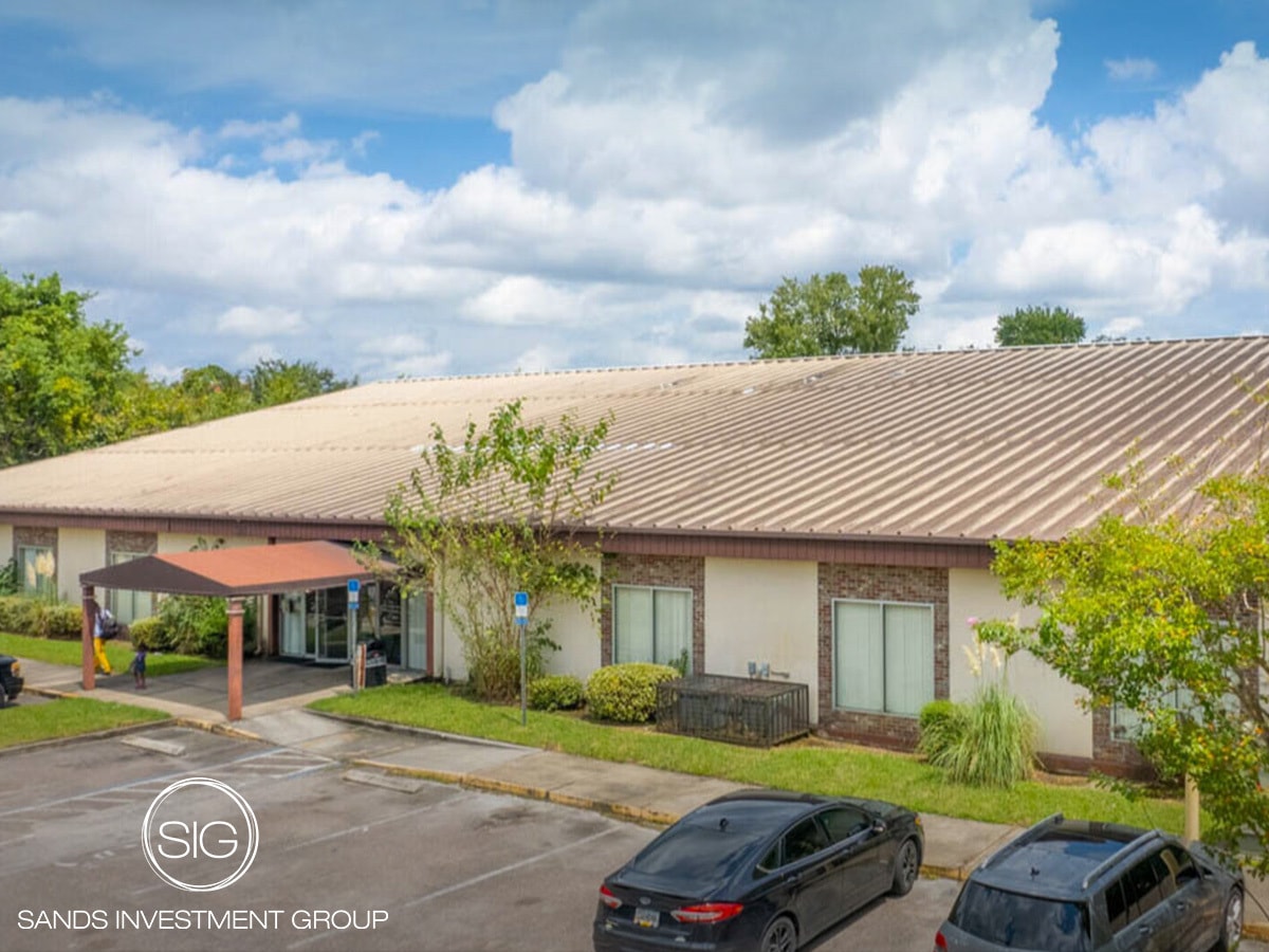 1725 Oakhurst Ave, Jacksonville, FL for lease Primary Photo- Image 1 of 5