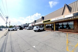 122-132 Shore Rd, Port Washington, NY for lease Interior Photo- Image 1 of 4