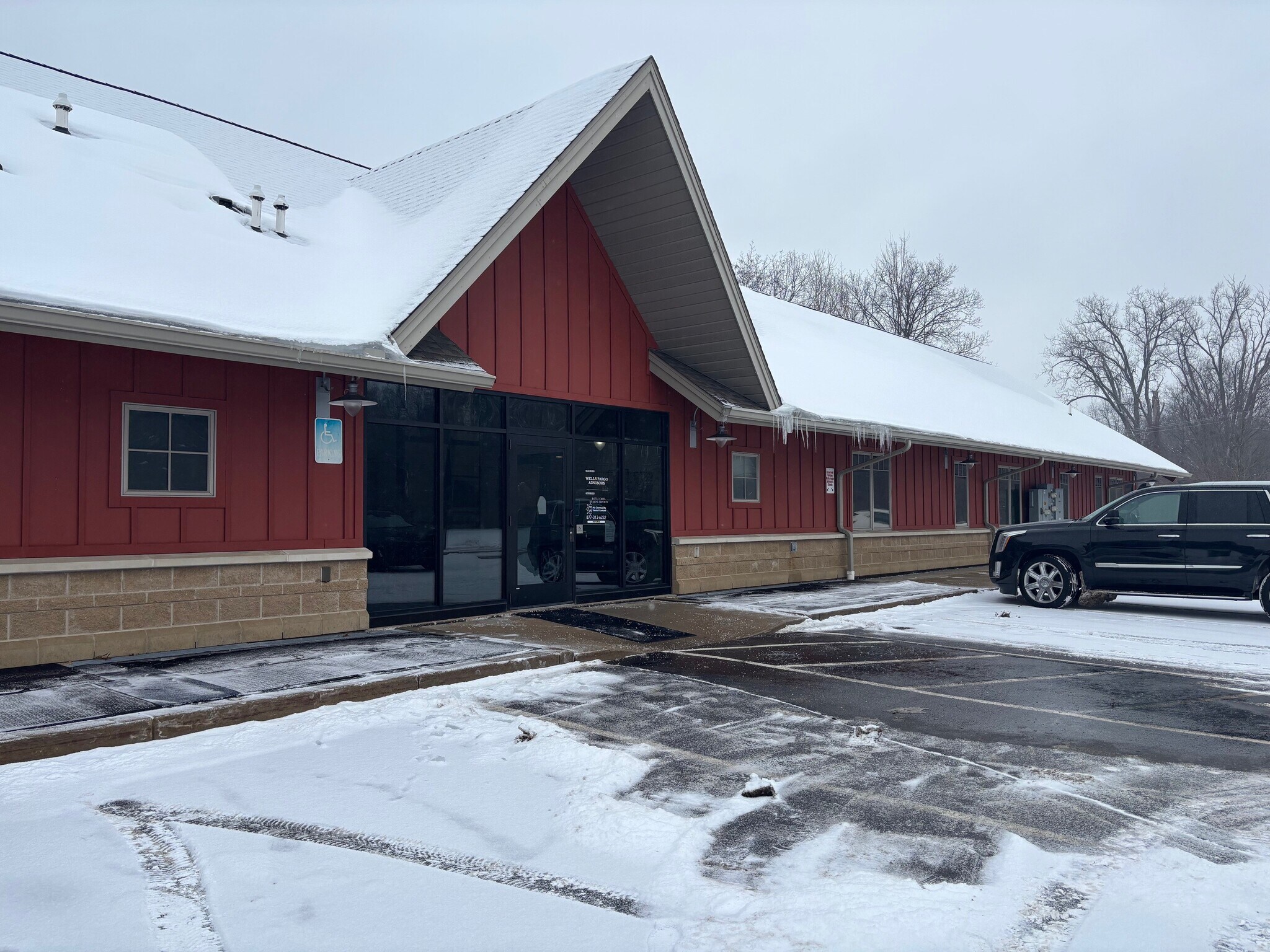 3566 SW Capital Ave, Battle Creek, MI for lease Primary Photo- Image 1 of 11