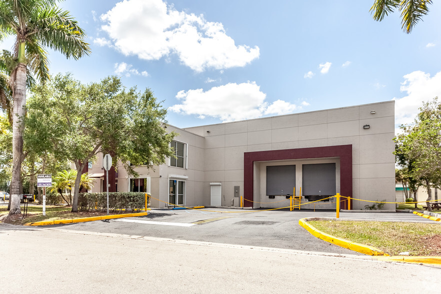 Industriel dans Doral, FL à vendre - Photo principale - Image 1 de 1