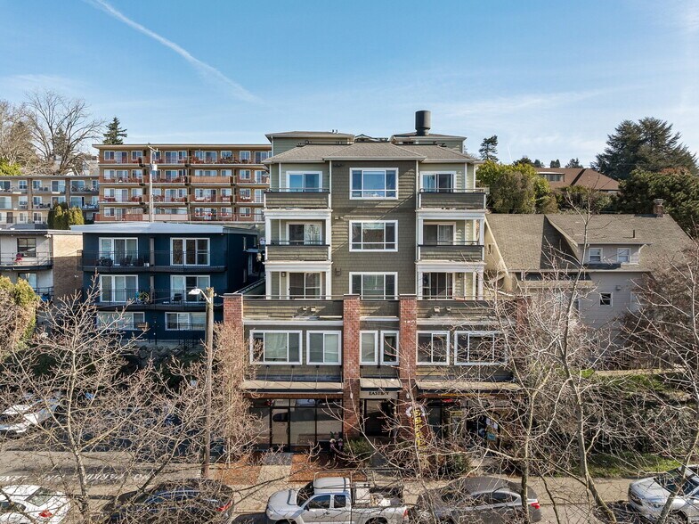 3232 15th Ave W, Seattle, WA à vendre - Photo du bâtiment - Image 3 de 26