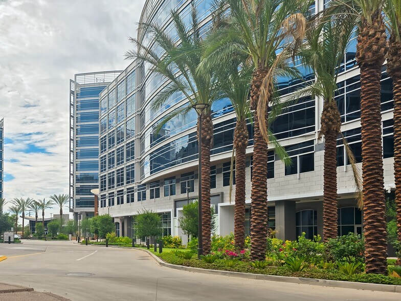 60 E Rio Salado Pky, Tempe, AZ à louer - Photo intérieure - Image 2 de 11