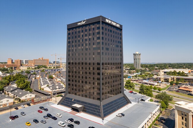 Plus de détails pour 3030 NW Expressway, Oklahoma City, OK - Coworking à louer