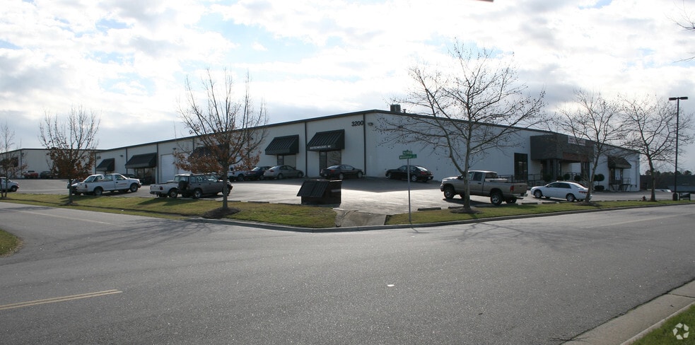 3200 Wellington Ct, Raleigh, NC à louer - Photo du bâtiment - Image 2 de 4