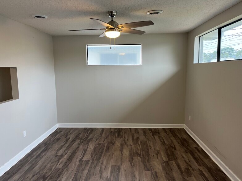 815 E 66th St, Savannah, GA à vendre - Photo du bâtiment - Image 2 de 9