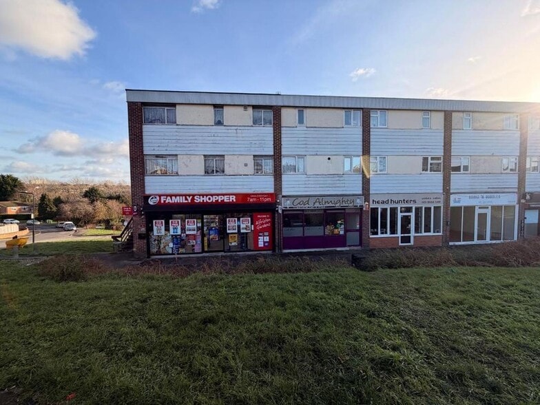 94 Alfriston Gdns, Southampton for sale - Building Photo - Image 3 of 15