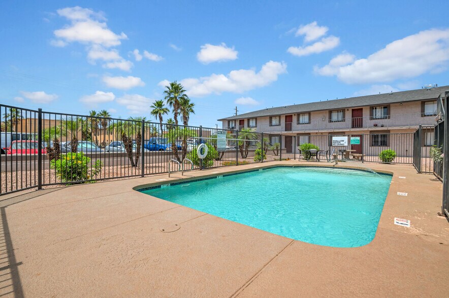 3102 E Paradise Ln, Phoenix, AZ à vendre - Photo du bâtiment - Image 3 de 5