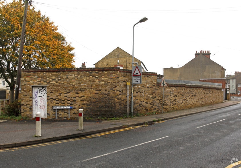 54-56 Dover Road East, Gravesend for lease - Building Photo - Image 2 of 4