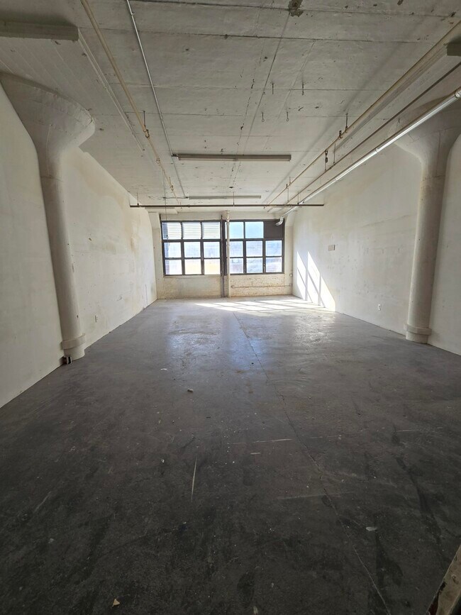 More details for 52-07 Flushing Ave, Maspeth, NY - Flex for Lease