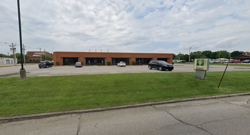 701 Fairway Dr, Evansville, IN for sale - Primary Photo - Image 1 of 20