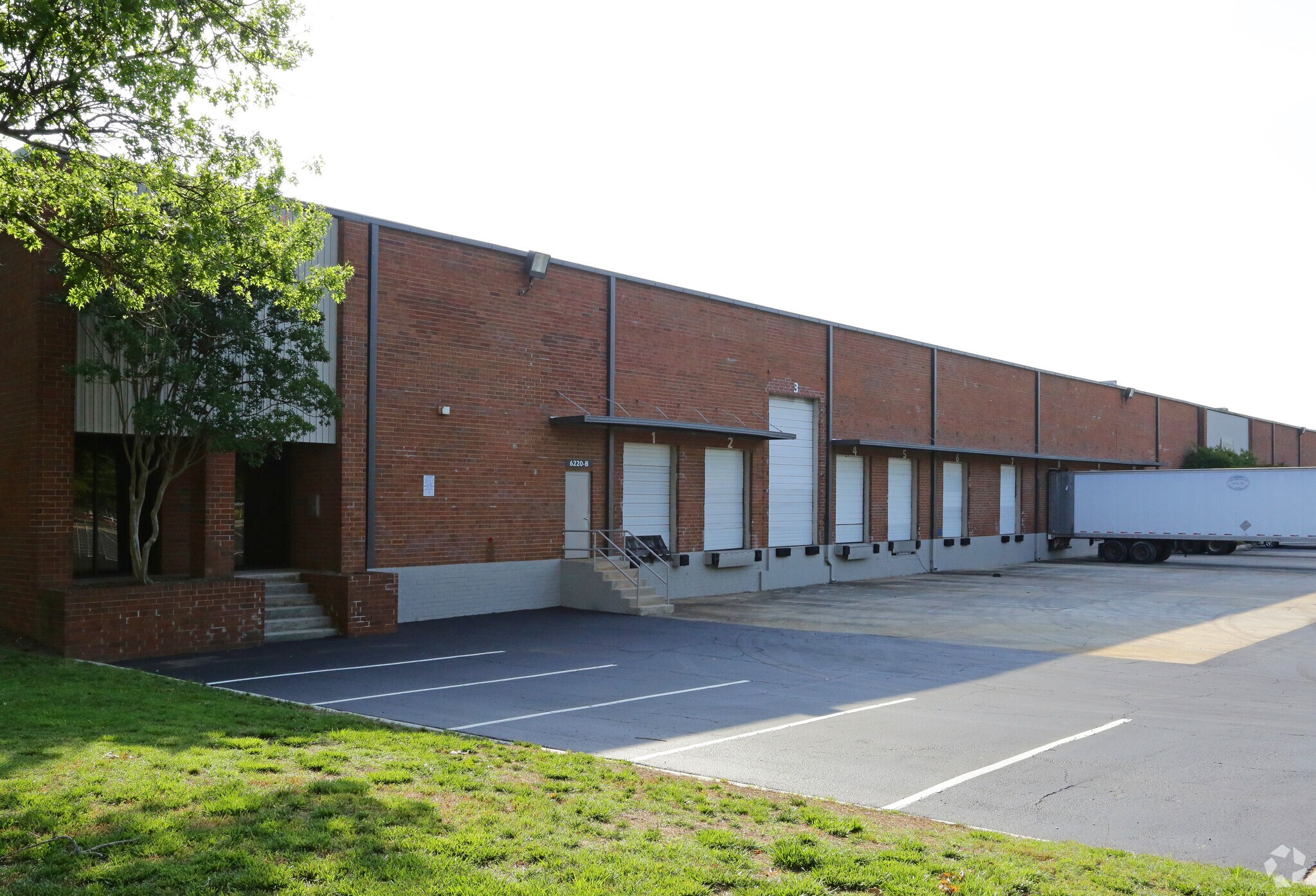 6220 Purdue Dr Sw, Atlanta, GA à louer Photo du bâtiment- Image 1 de 7