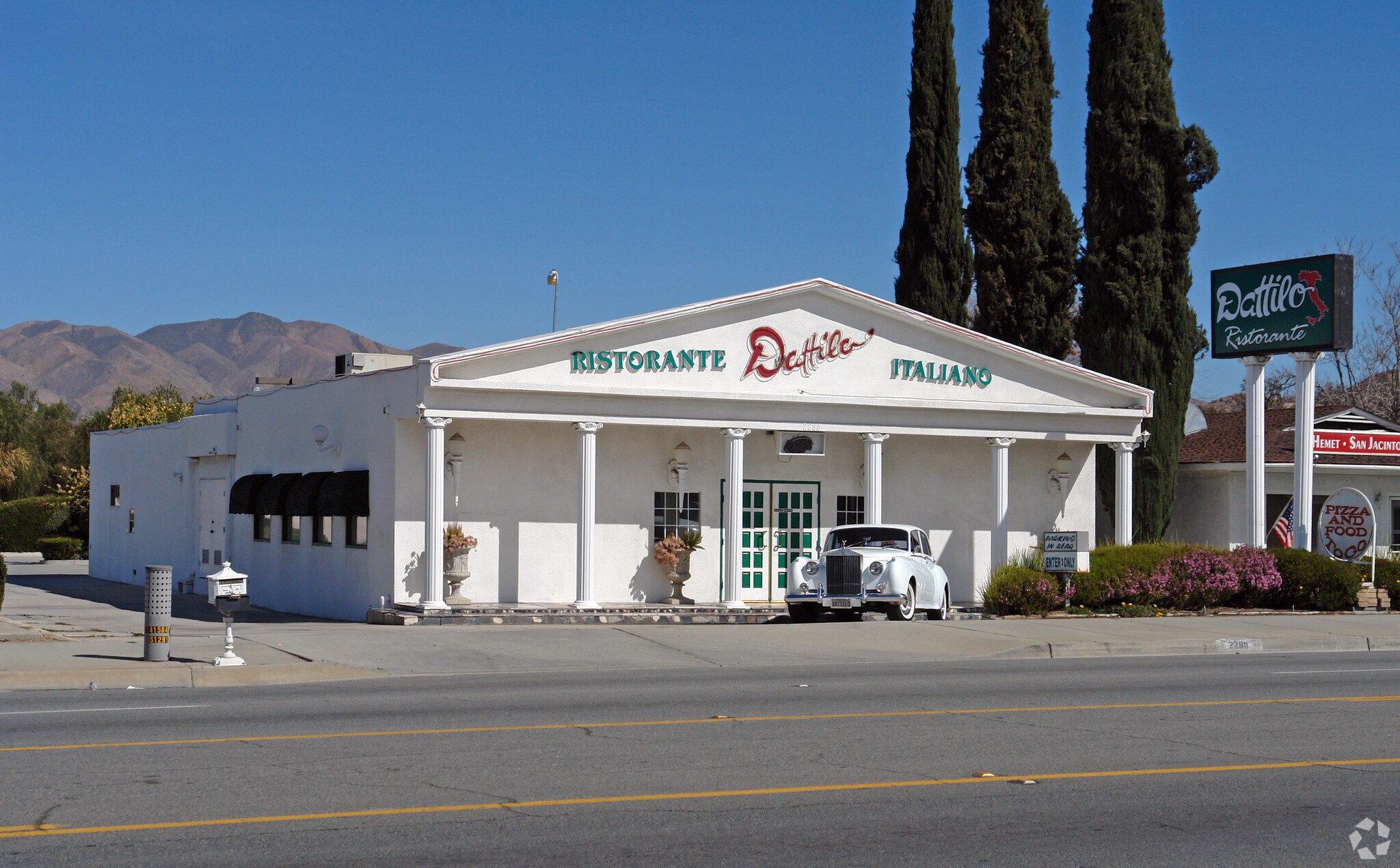 2288 & 2290 E. Florida Avenue, Hemet, CA portfolio of 2 properties for sale on LoopNet.ca Building Photo- Image 1 of 2
