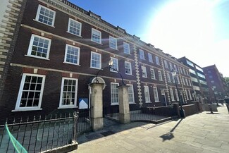 Plus de détails pour 43 Queen Sq, Bristol - Bureau à louer