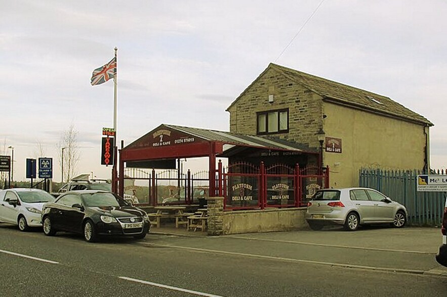 7 New Works Rd, Bradford à vendre - Photo du bâtiment - Image 1 de 4