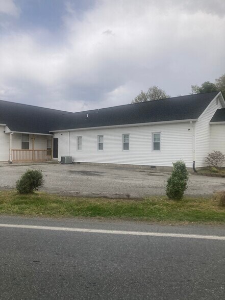 807 Hazlettville Rd, Hartly, DE à vendre - Photo du bâtiment - Image 2 de 4