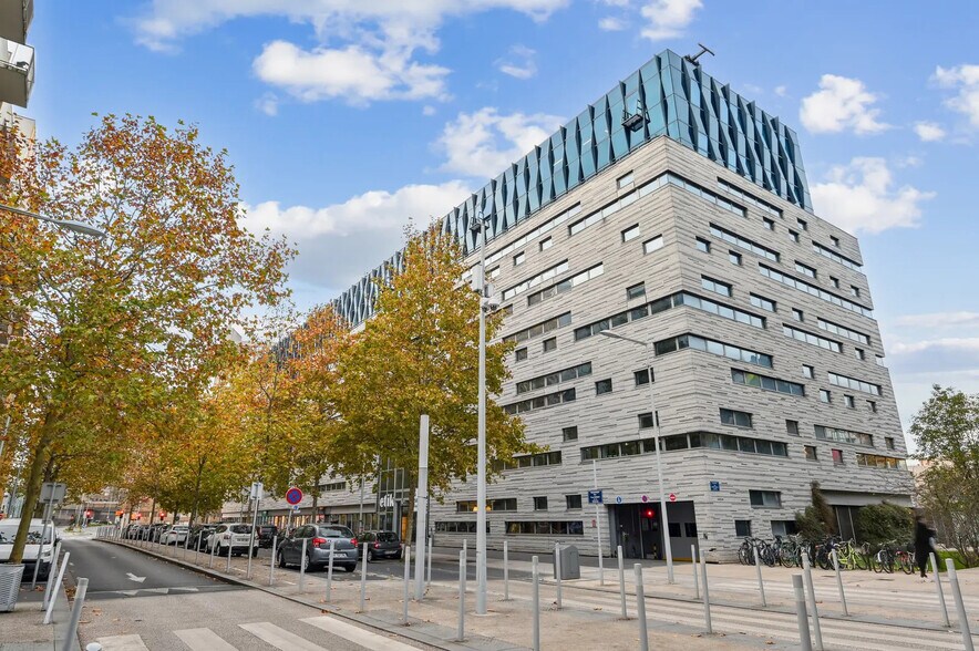 Bureau dans Boulogne-Billancourt à louer - Photo du bâtiment - Image 2 de 17