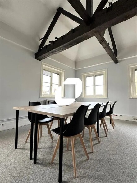 Office in Lille for lease - Interior Photo - Image 2 of 11