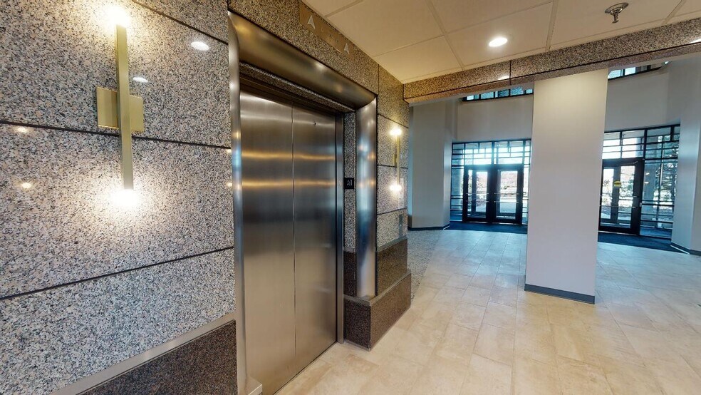 8335 Allison Pointe Trl, Indianapolis, IN à vendre - Photo intérieure - Image 3 de 12