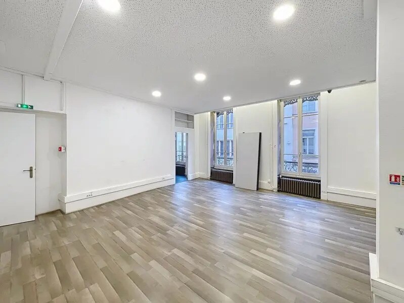 40 Rue Président Edouard Herriot, Lyon for lease Interior Photo- Image 1 of 15