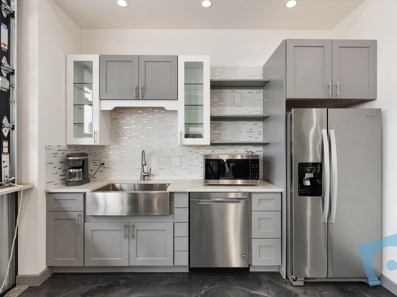 4451 Dale Earnhardt Way, Northlake, TX à louer - Photo intérieure - Image 3 de 11
