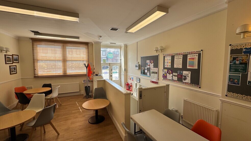 45 Coten End, Warwick à vendre - Photo du bâtiment - Image 3 de 8