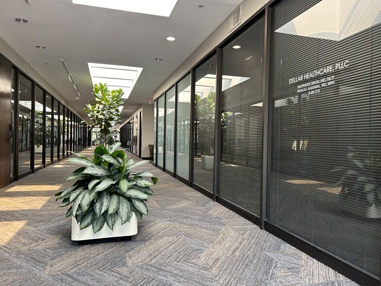 60 Revere Dr, Northbrook, IL à louer - Photo intérieure - Image 2 de 15