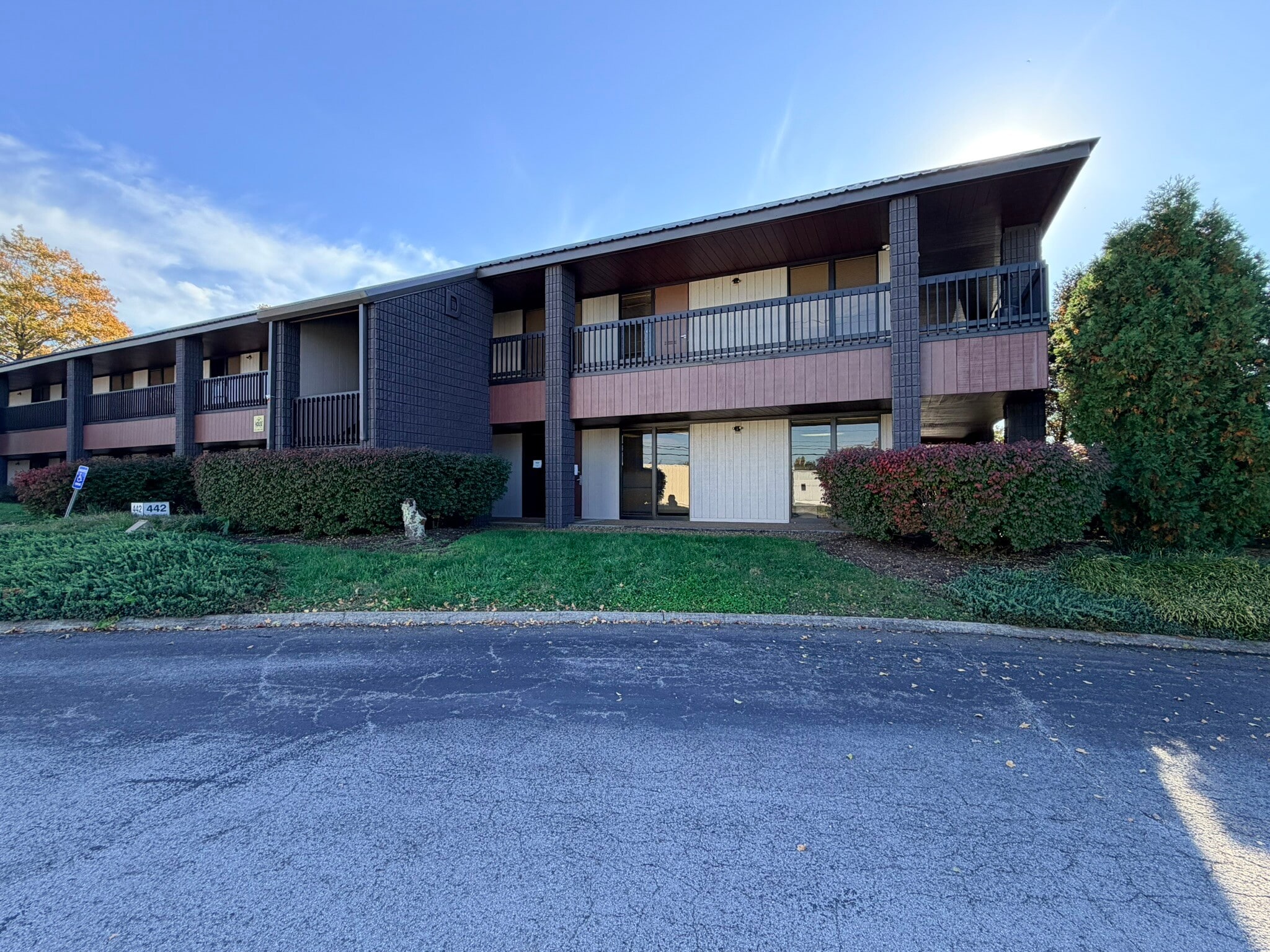 442 Metroplex Dr, Nashville, TN for sale Primary Photo- Image 1 of 10