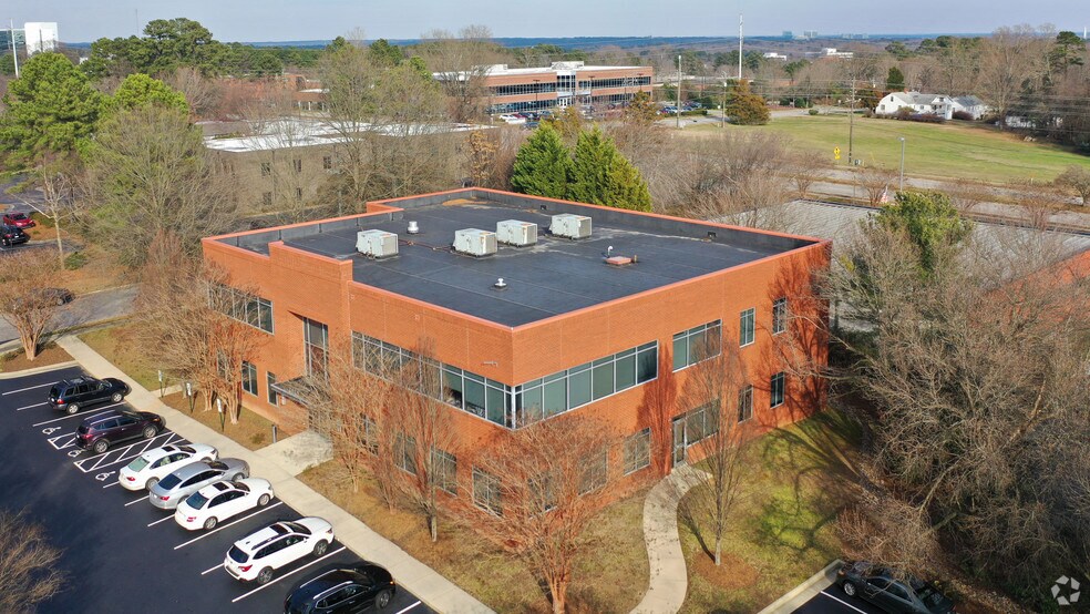 3909 Sunset Ridge Rd, Raleigh, NC à louer - Photo du bâtiment - Image 3 de 16