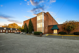 Plus de détails pour Student Center & Industrial Building – à vendre, Greensboro, NC