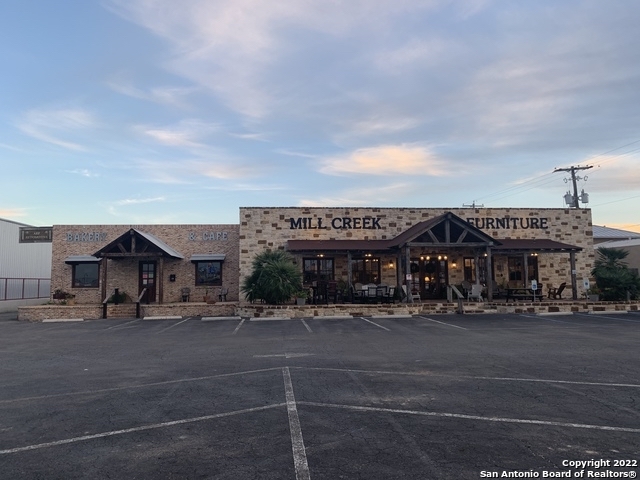 2209 E Main St, Uvalde, TX for sale Building Photo- Image 1 of 15