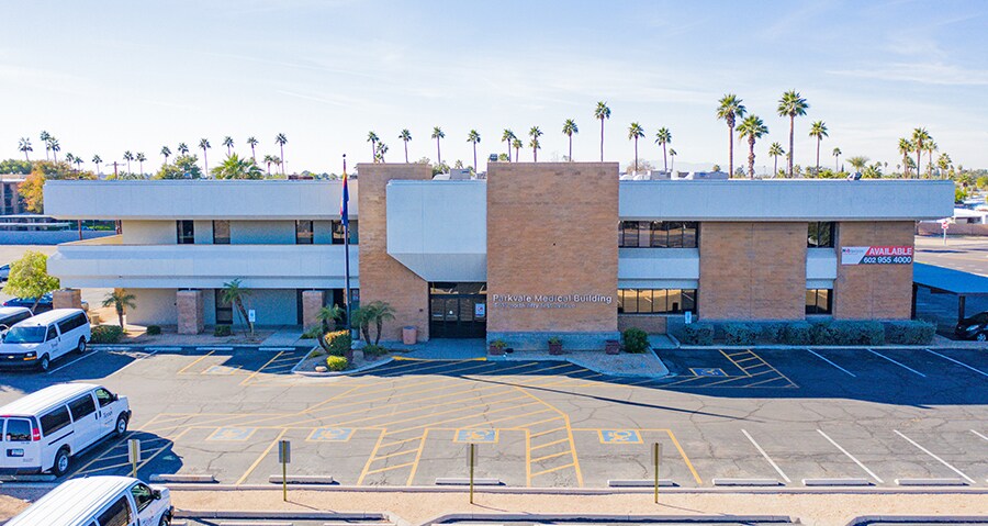 4616 N 51st Ave, Phoenix, AZ à louer - Photo du bâtiment - Image 3 de 12