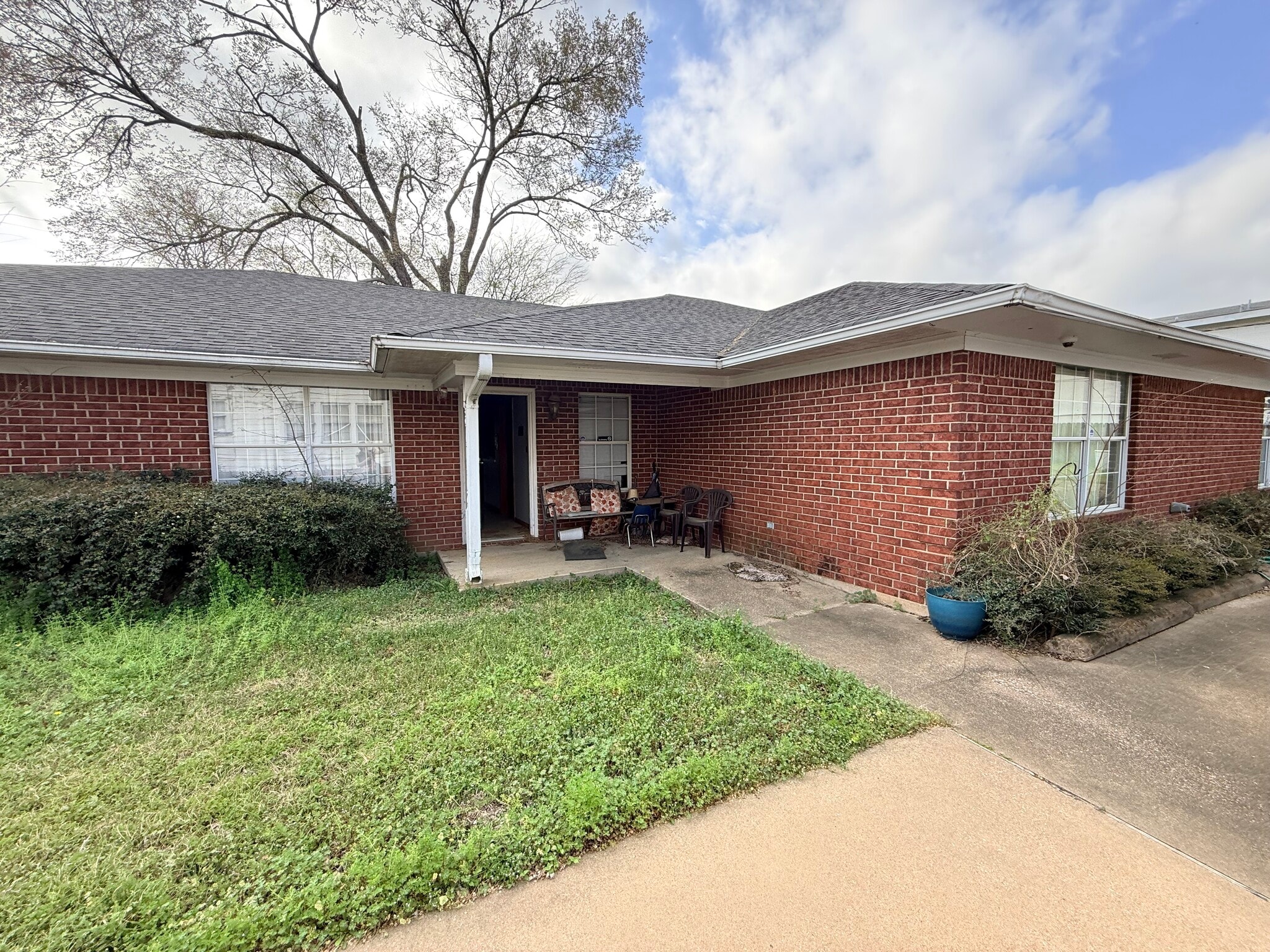 425 Neches St, Jacksonville, TX for sale Primary Photo- Image 1 of 22