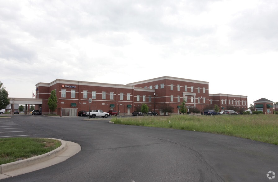 9105 E 56th St, Lawrence, IN for lease - Building Photo - Image 2 of 7