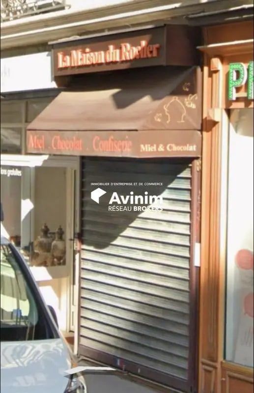 Retail in Paris for lease Building Photo- Image 1 of 3