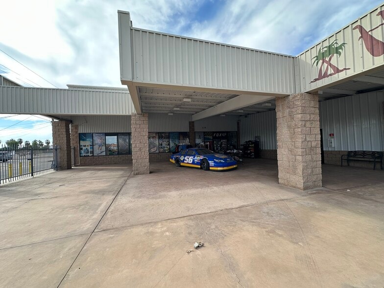 135 N Commercial St, Blythe, CA à vendre - Photo du bâtiment - Image 2 de 16