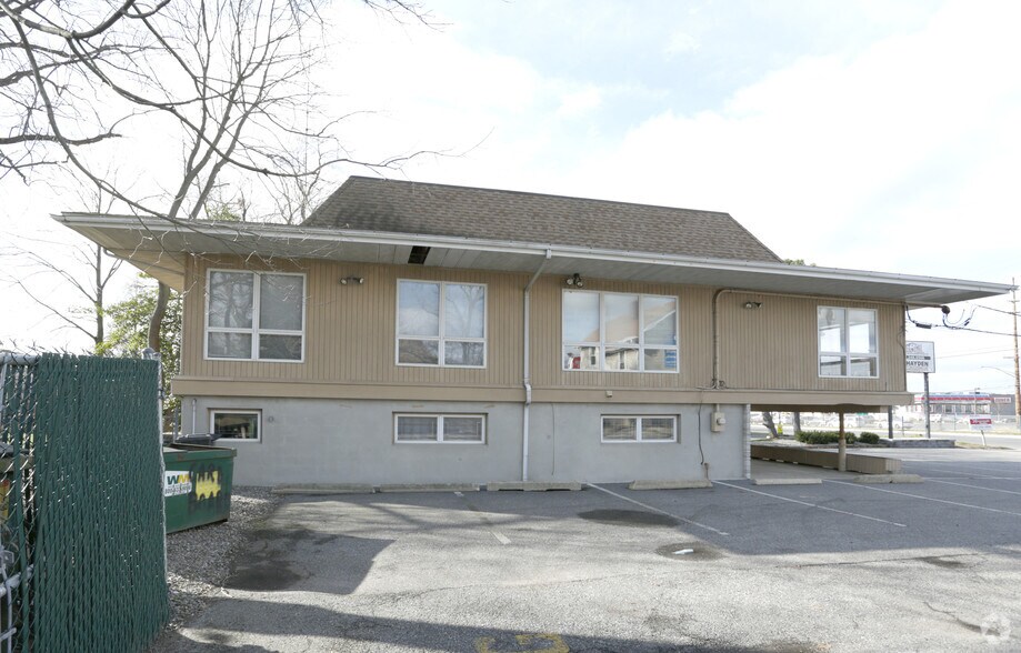 17 E Route 37, Toms River, NJ à louer - Photo du bâtiment - Image 3 de 6