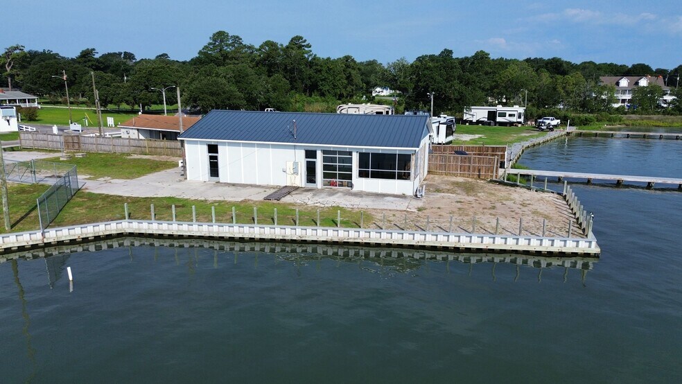 322 Fulcher Landing Rd loop, Sneads Ferry, NC à vendre - Photo du bâtiment - Image 2 de 6