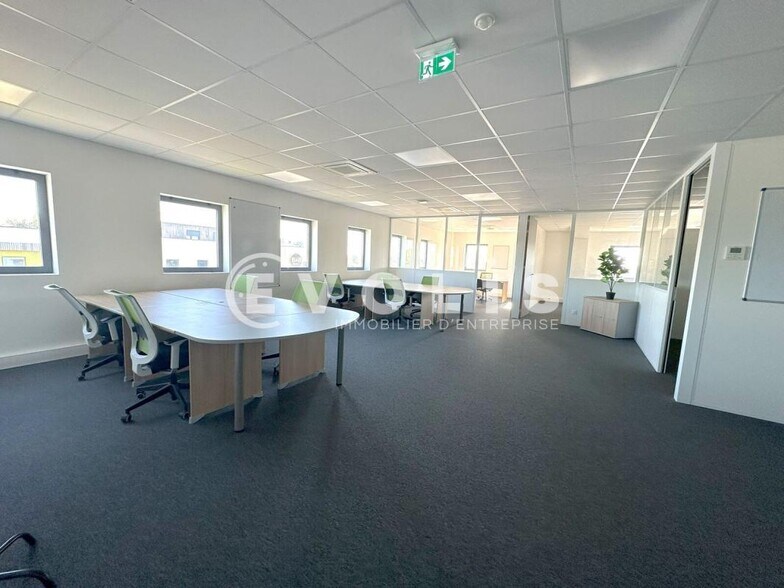 Office in Tresses for lease - Interior Photo - Image 2 of 5