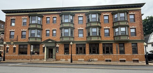 More details for 62 Broadway, Bangor, PA - Hospitality for Sale