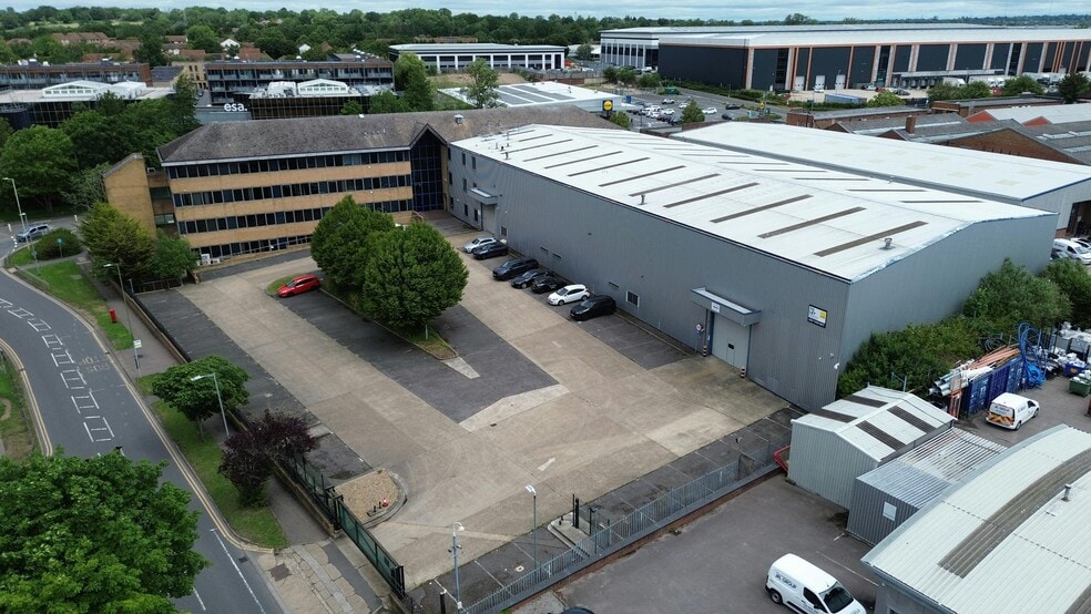 1 Elstree Way, Borehamwood for lease - Building Photo - Image 1 of 10