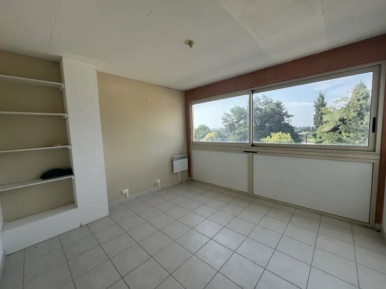 Bureau dans Saint-Rémy-de-Provence à louer - Photo intérieure - Image 3 de 4