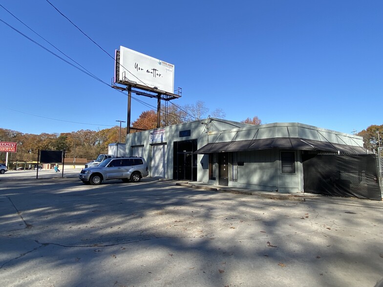 2045 Donald Lee Hollowell Pky NW, Atlanta, GA for lease - Building Photo - Image 1 of 18