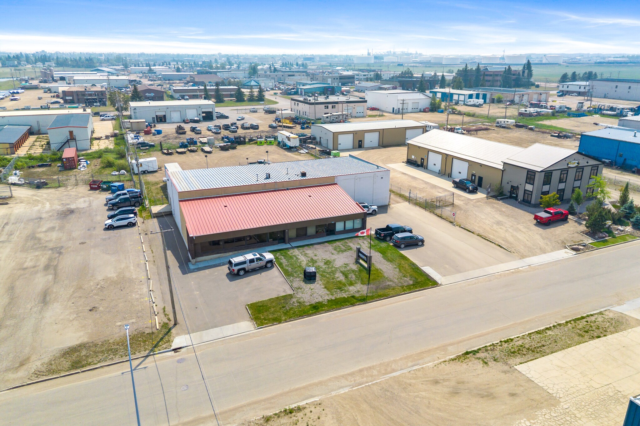 5201 63 St, Lloydminster, AB à louer Photo principale- Image 1 de 9