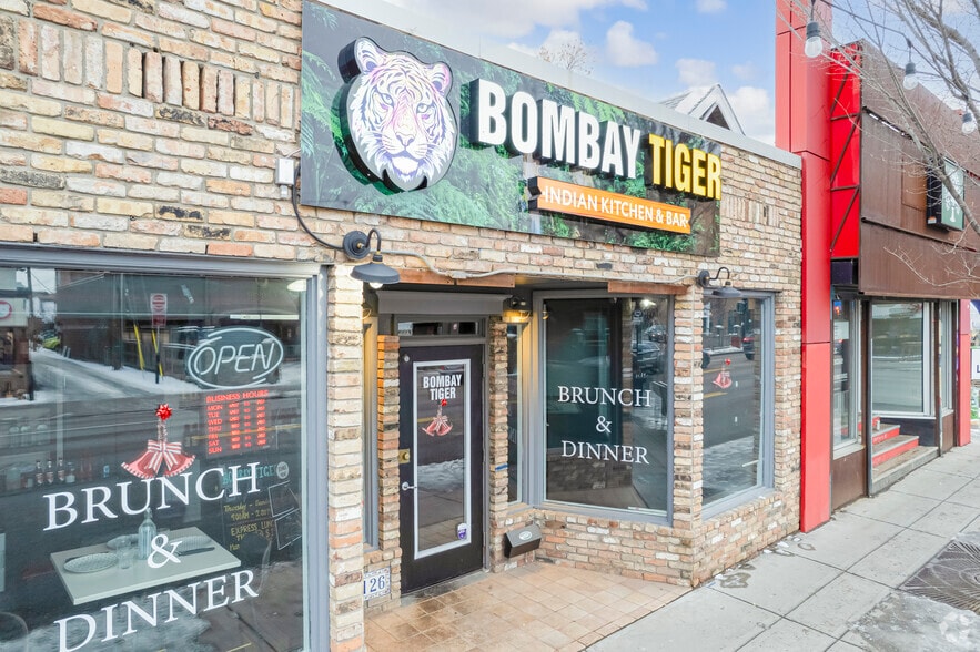 126 10th St NW, Calgary, AB for sale - Primary Photo - Image 1 of 1