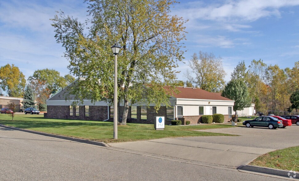 3340 Ranger Rd, Lansing, MI à louer - Photo du bâtiment - Image 2 de 13