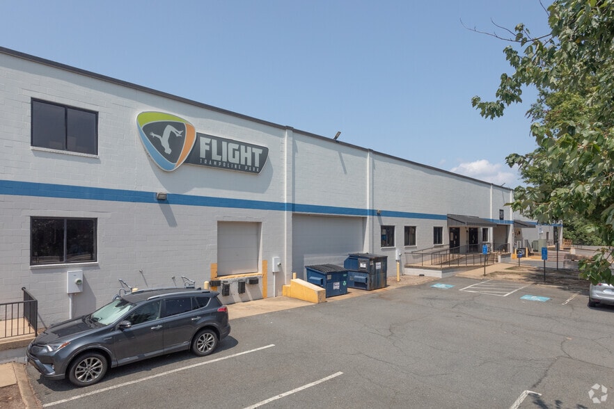 7200 Fullerton Rd, Springfield, VA à louer - Photo du bâtiment - Image 2 de 5