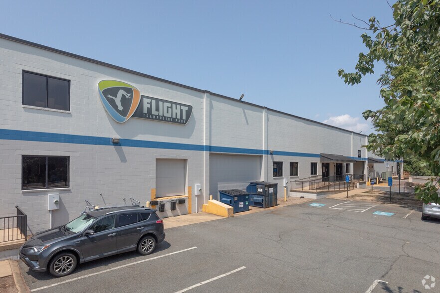 7200 Fullerton Rd, Springfield, VA à louer - Photo du bâtiment - Image 2 de 5