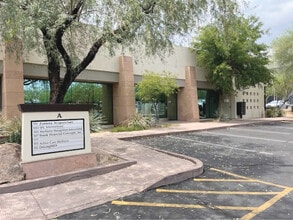 17767 N Perimeter Dr, Scottsdale, AZ à louer Photo du bâtiment- Image 1 de 1