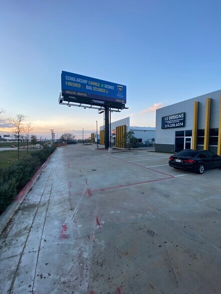 3111 IH 30, Dallas, TX à louer - Photo du bâtiment - Image 3 de 56