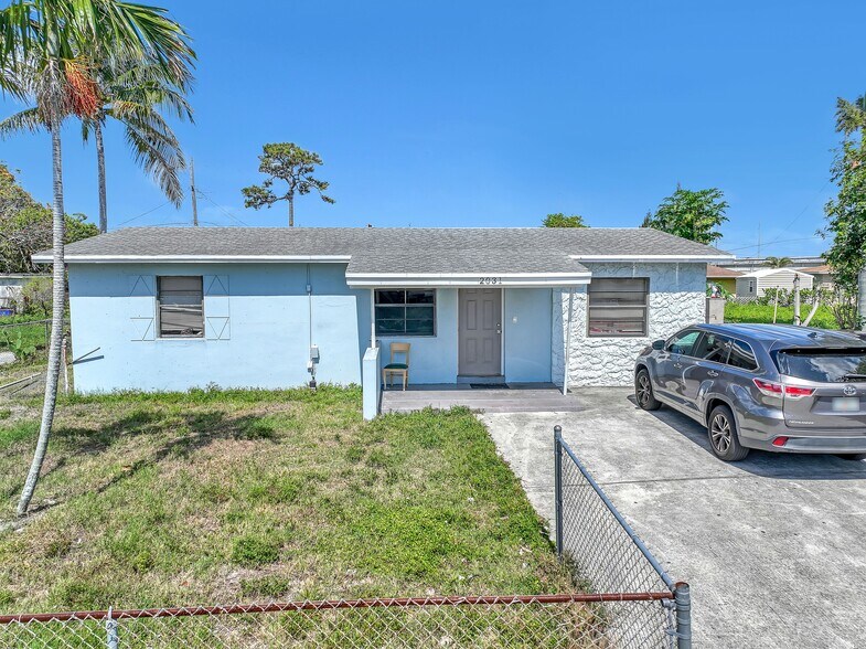 2031 NW 2nd Ct, Boynton Beach, FL à vendre - Photo principale - Image 1 de 1